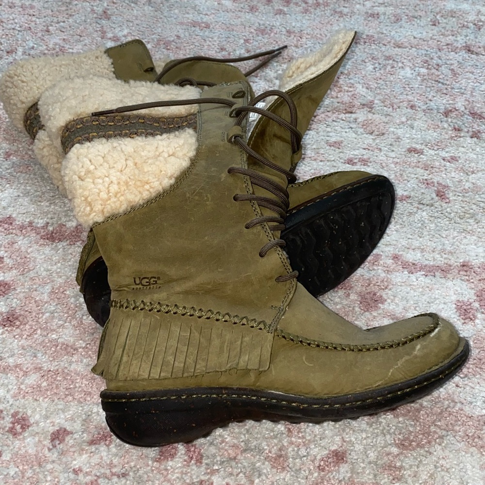 Ugg boots 👢